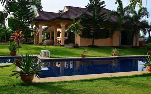 Tropical Pool Villa for sale in Pranburi